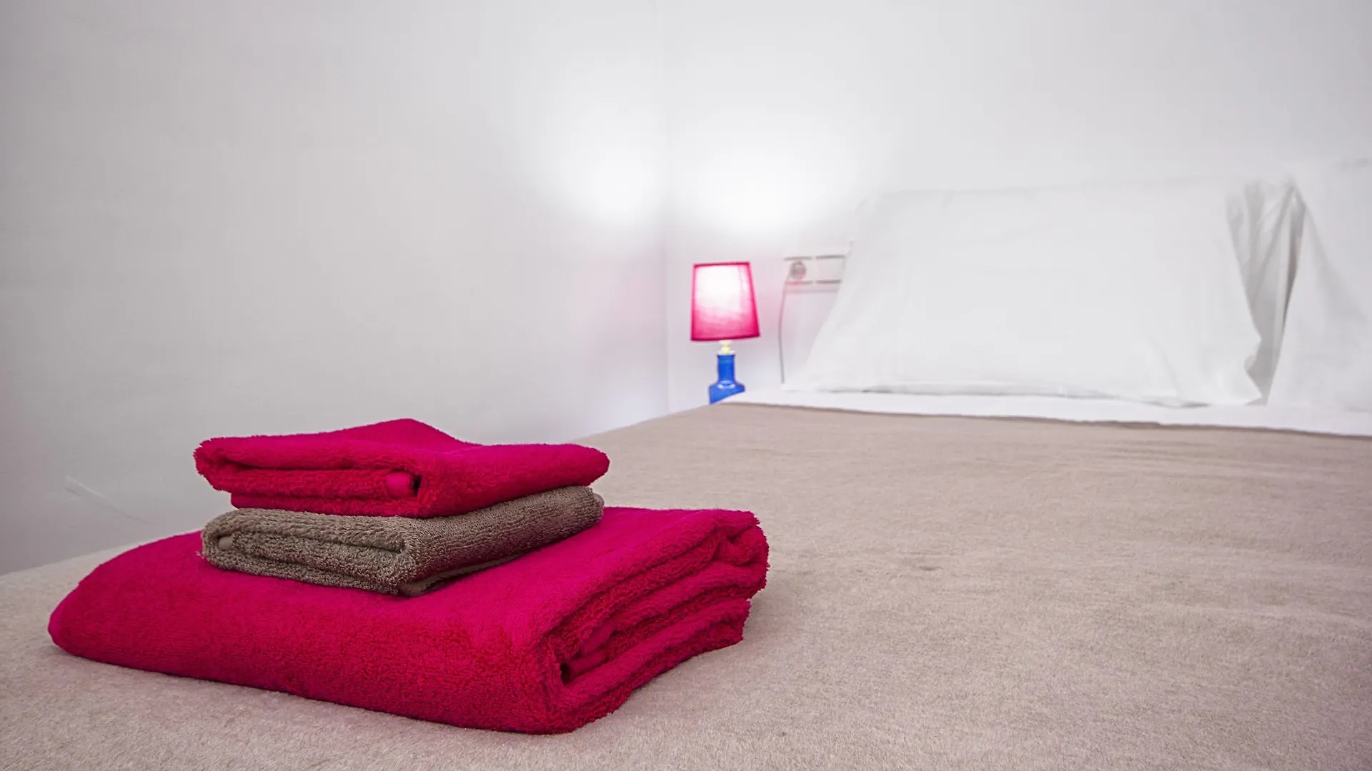 Apartamento Jaleo ile iletişim